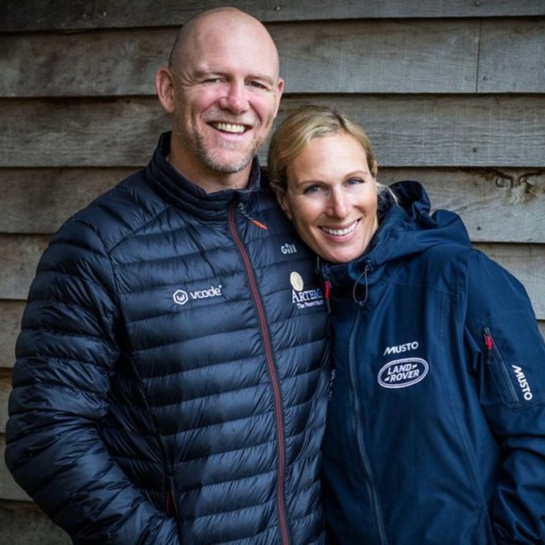 مايك تيندال أعلن حمل زوجته