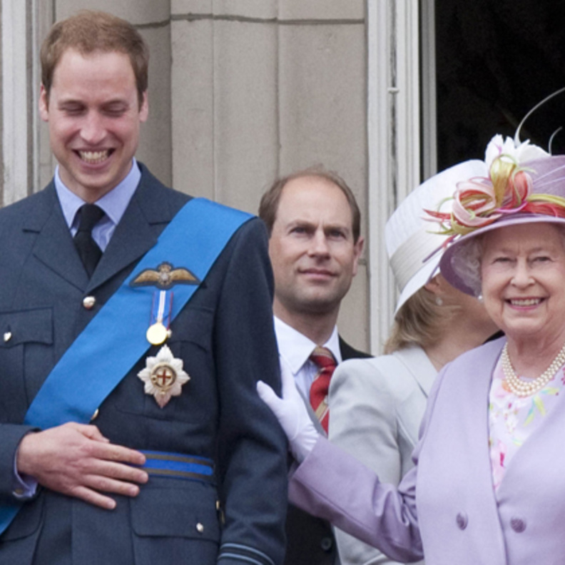 ملكة بريطانيا والأمير وليام
