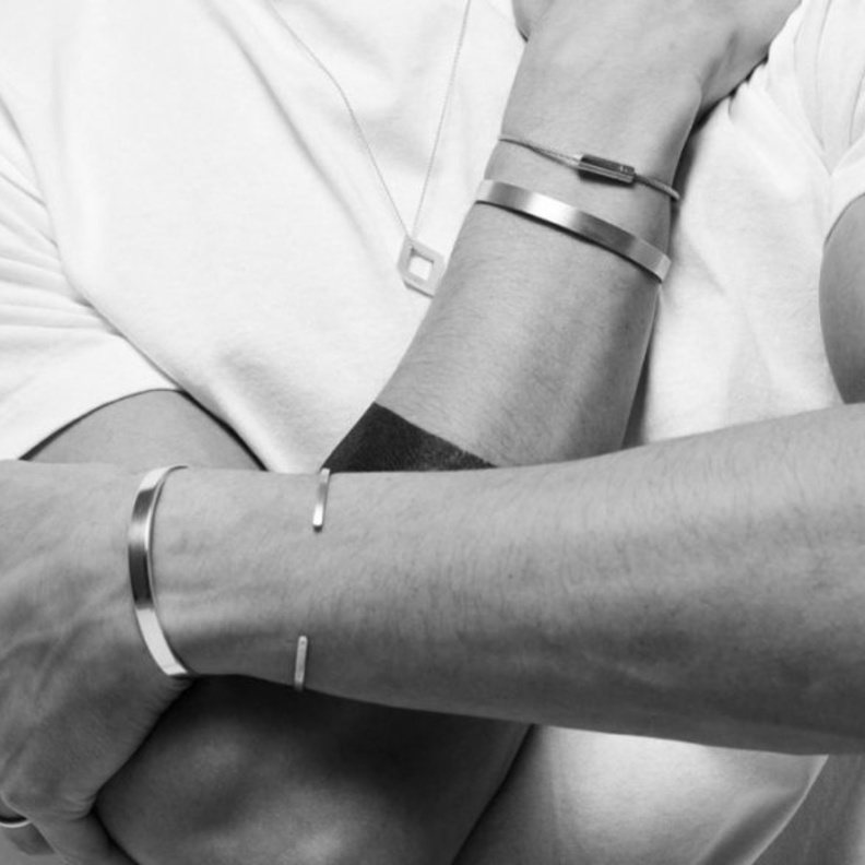 ماركات مجوهرات أنيقة للرجال لاختيار أجمل هدايا نهاية العام