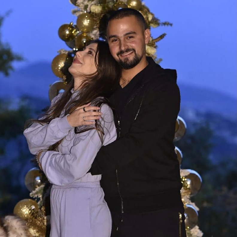 ابن جورج وسوف وخطيبته