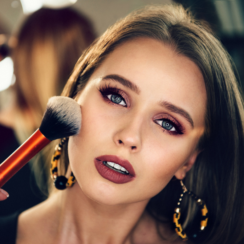 طرق تثبيت المكياج لوقت اطول