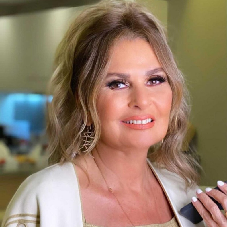 مكياج عصري رائع من وحي يسرا