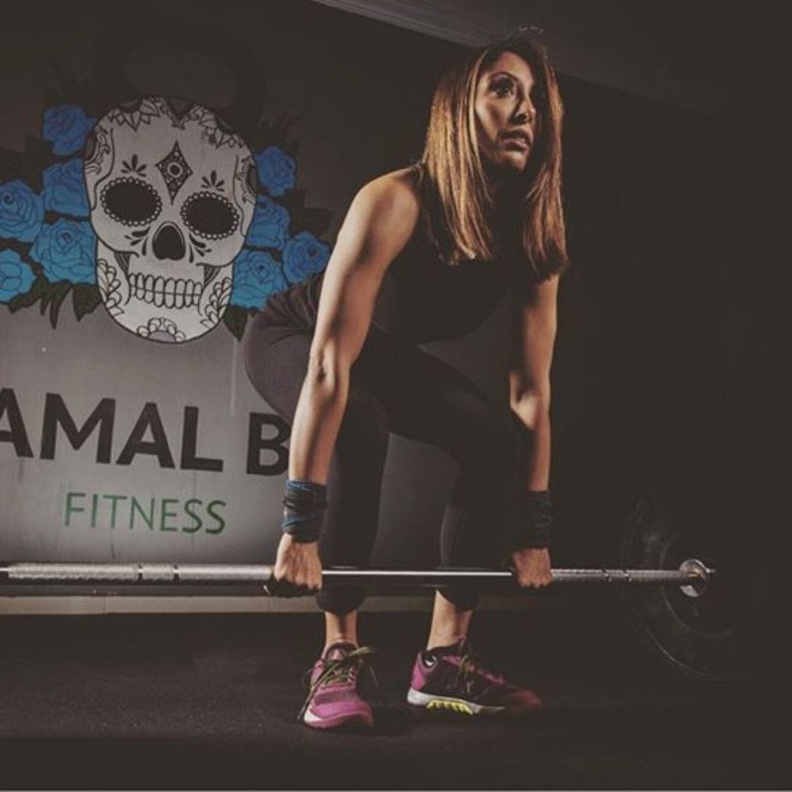 أمل باعطية أول مدربة سعودية معتمدة في رياضة الكروس فيت