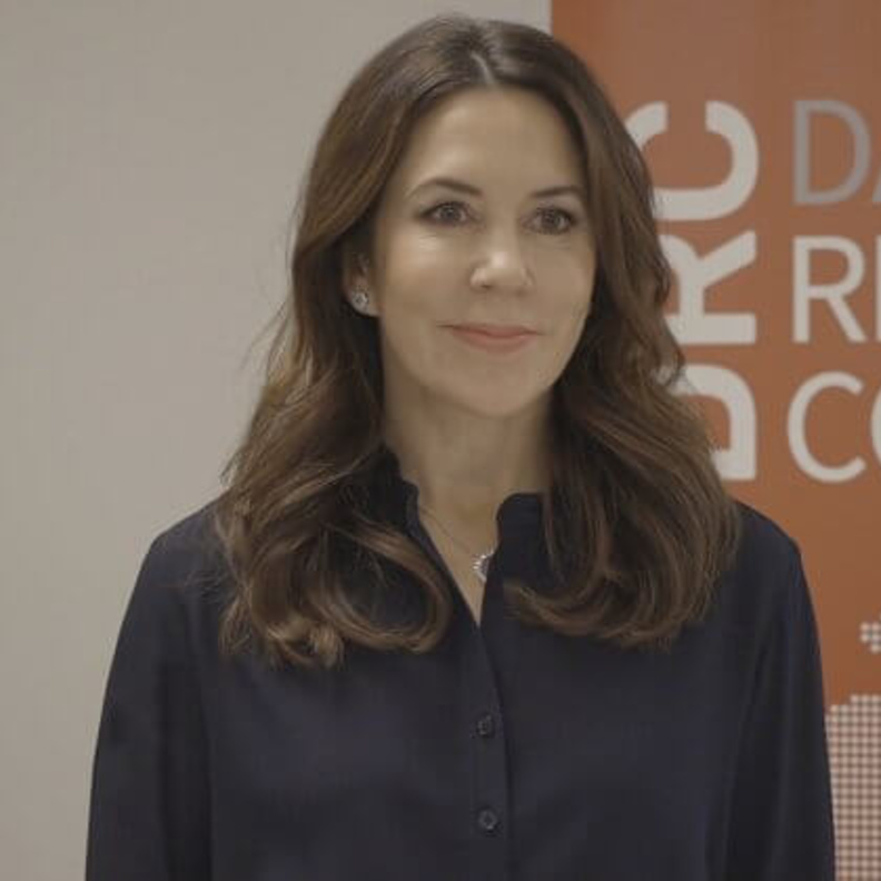 الأميرة ماري بإطلالة شتوية أنيقة