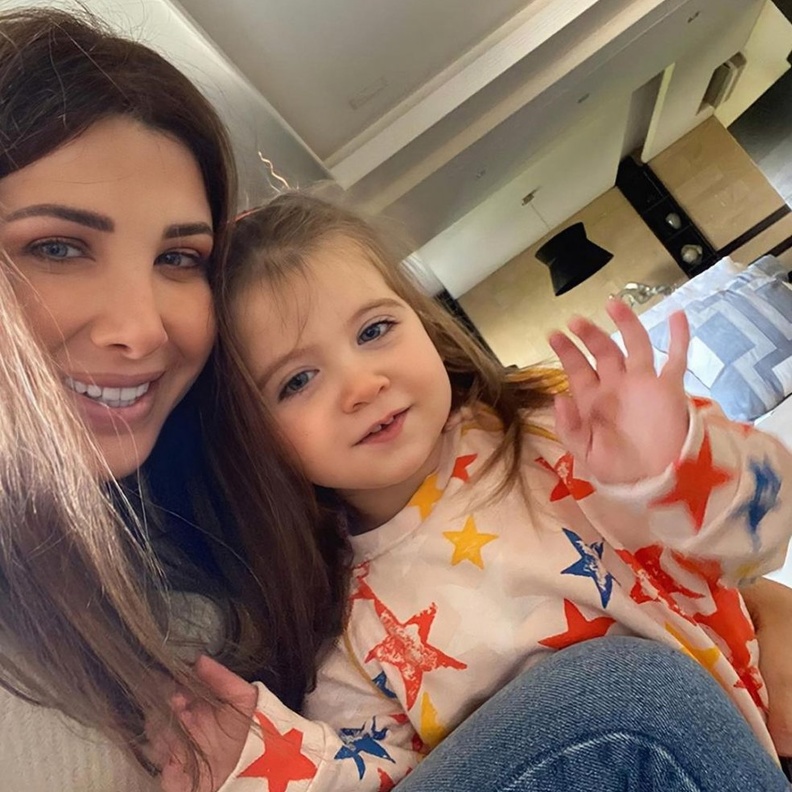 نانسي عجرم وابنتها