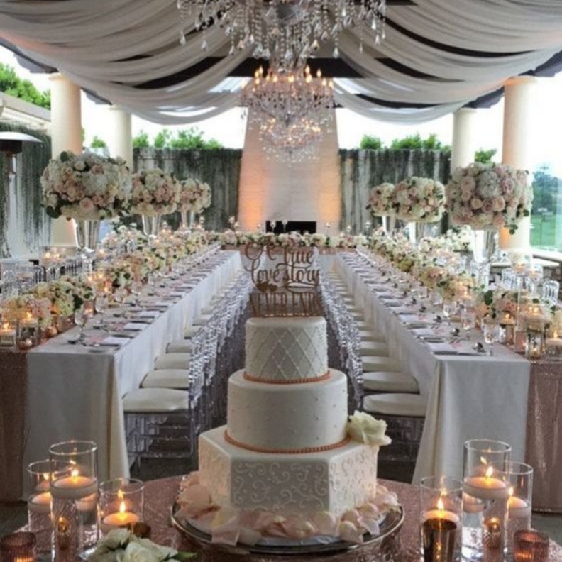 اشكال الثريات الفخمة في حفلات الزفاف