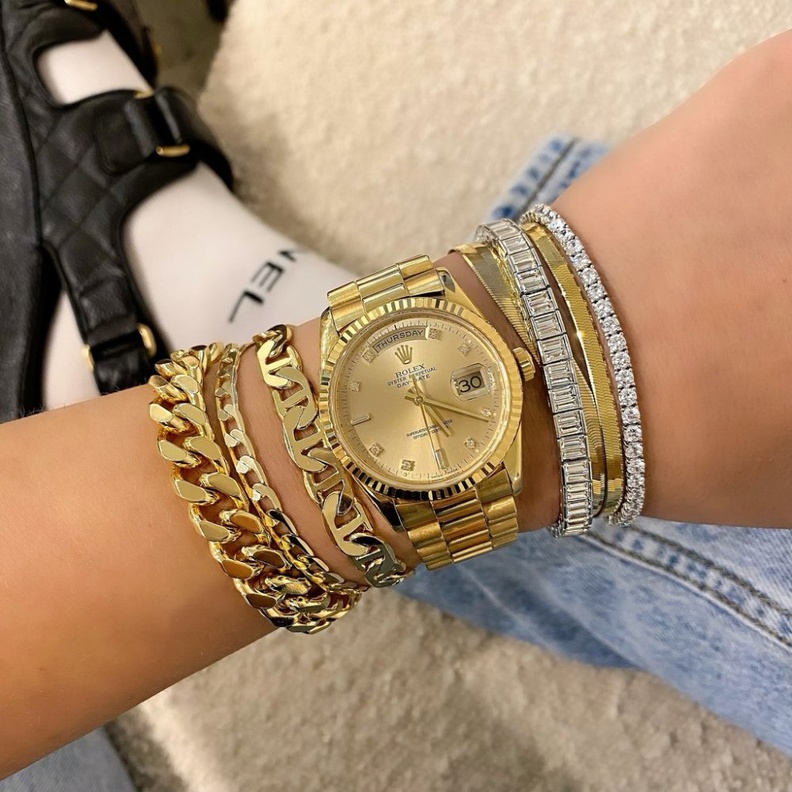  تطبيق تكديس أساور التنس مع أساور عصرية