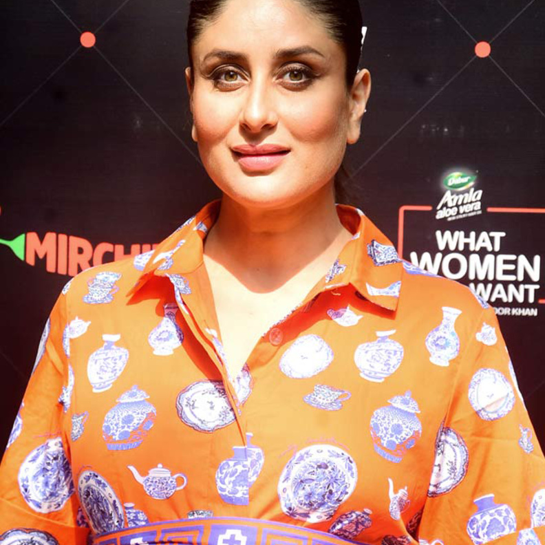 بالصور أحدث ظهور لكارينا كابور بإطلالة برتقالية أنيقة