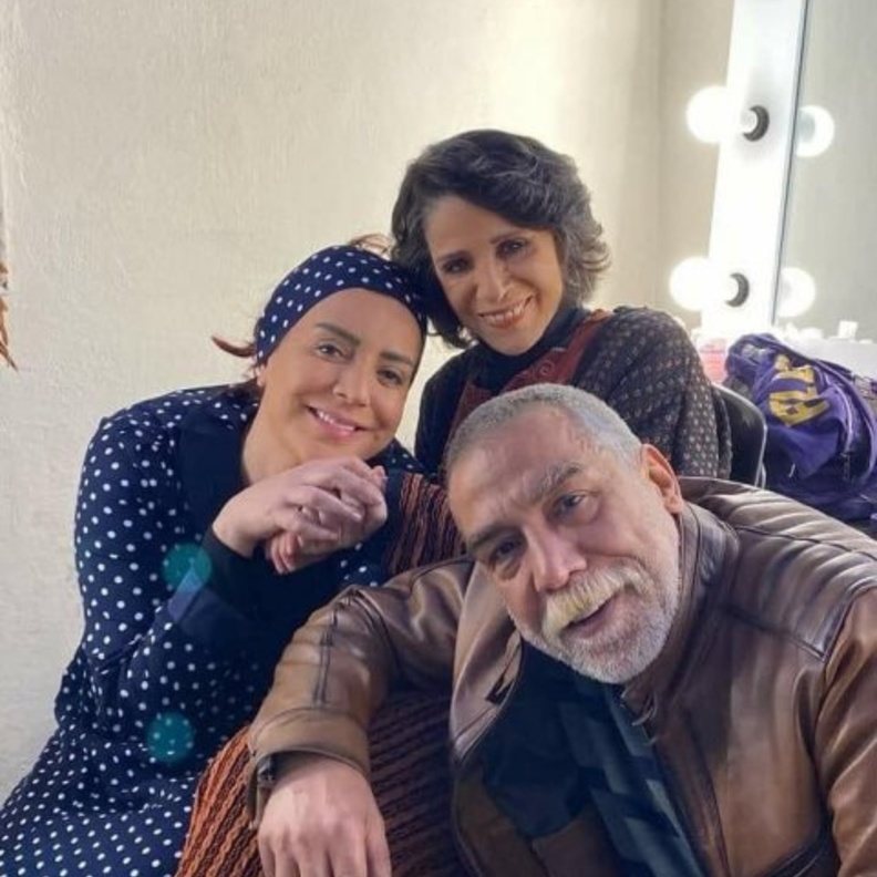 سامية الجزائري وشكران مرتجى 