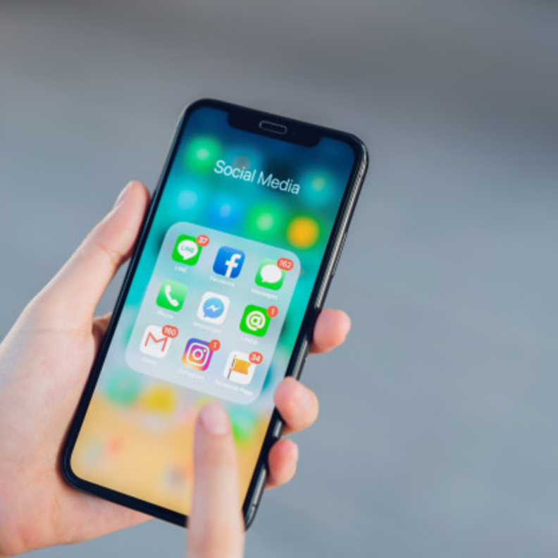 الاستخدام المفرط لوسائل التواصل الاجتماعي وتأثيره على الصحة النفسية