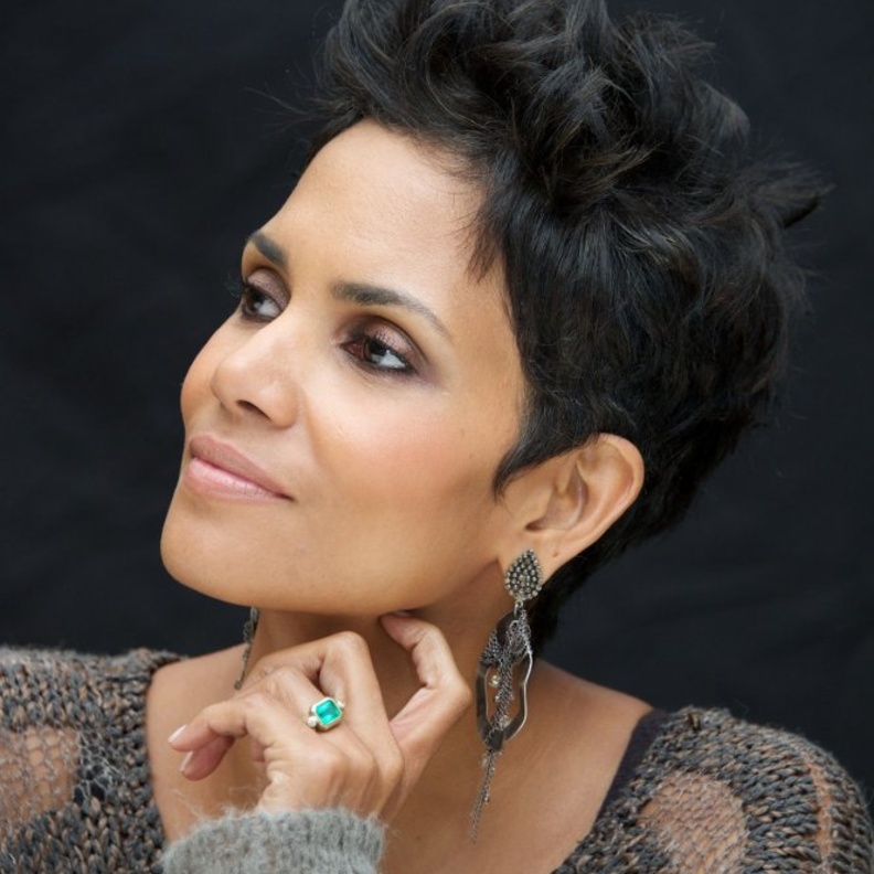  خواتم خطوبة غير تقليدية لنجمات المشاهير هال بيري Halle Berry