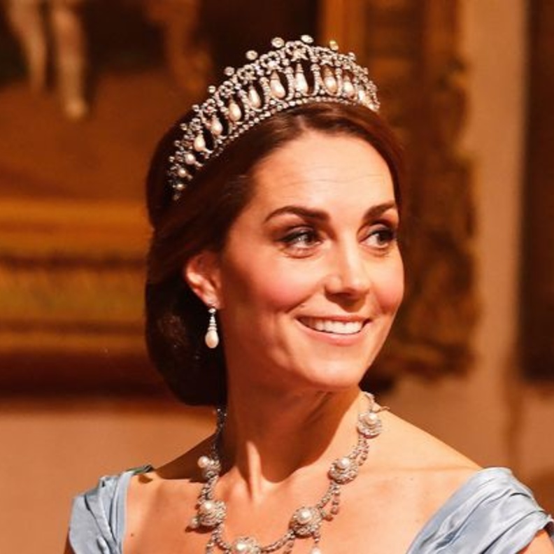 كيت ميدلتون تشبه الملكة إليزابيث أكثر من الأميرة ديانا