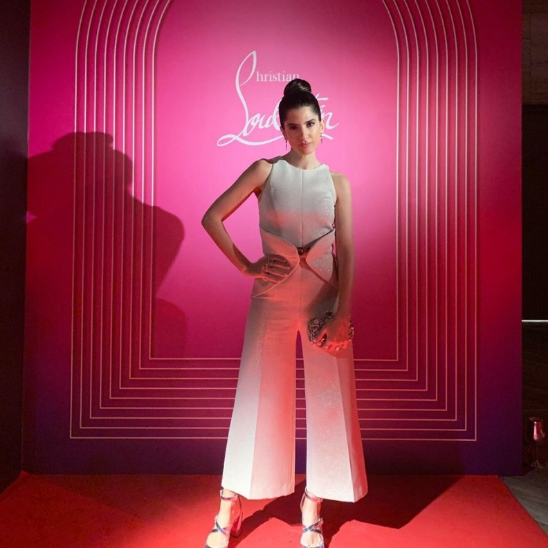  افكار لتنسيق اللون الابيض في الجمبوس مستوحاة من كارمن بصيبص