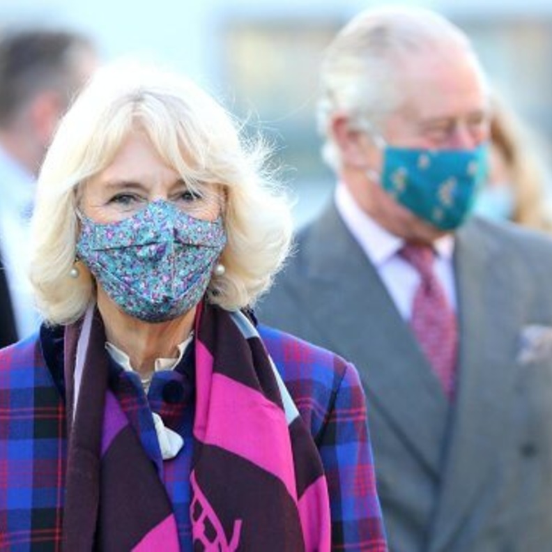  دوق ودوقة كورنوال يزوران مركز اللقاح في جلوسيسترشاير