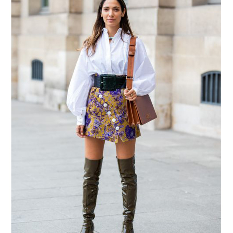 اعتمدي اطلالات شبابية مميزة في الجزمة العالية