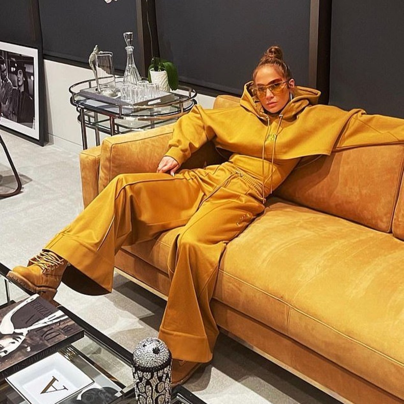  احدث اطلالات جينيفر لوبيز الكاجول