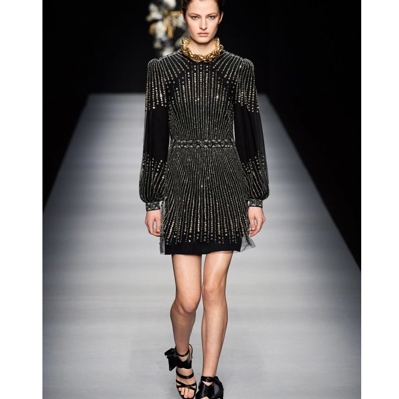  فستان قصير براق من  Alberta Ferretti