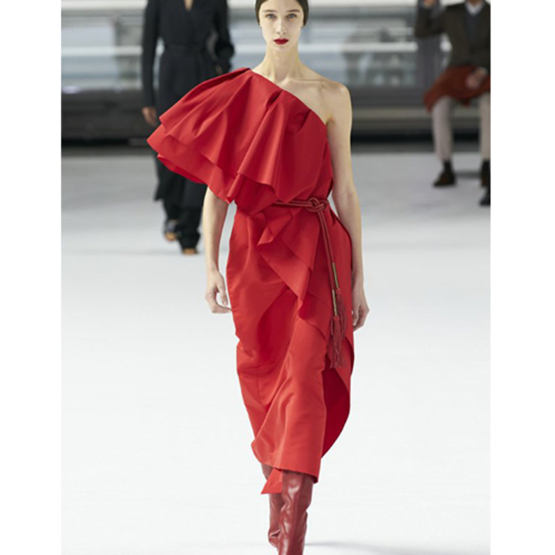 اجمل موديلات فساتين باللون الاحمر المخملي من Naeem Khan