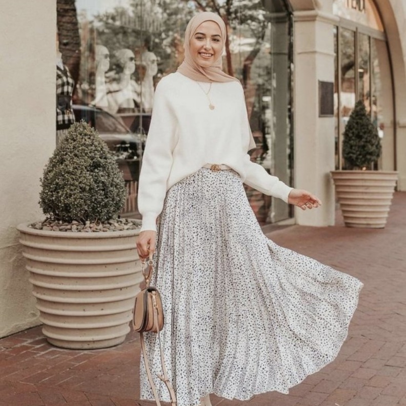  التنورة الميدي باسلوب لينا صنوبر الانيق