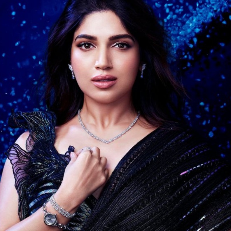 الممثلة الهندية بهومي بيدنيكار بمجوهرات مجموعة Anniversary Collection من دار Swarovski