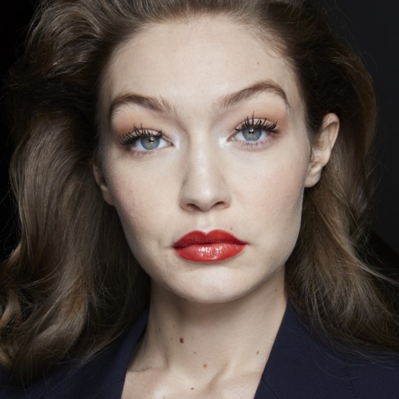 احدث رسمات مكياج تناسب البشرة الفاتحة لسهرات نهاية عام 2020