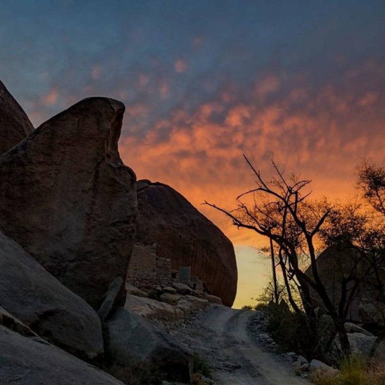تجربة سياحية مميزة في جبل شدا - المصدر وكالة الأنباء السعودية
