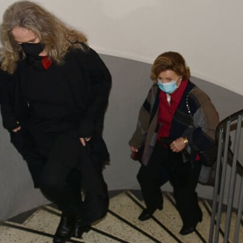 الملكة سونيا تزور مركزا خيريا لضحايا العنف المنزلي في أوسلو