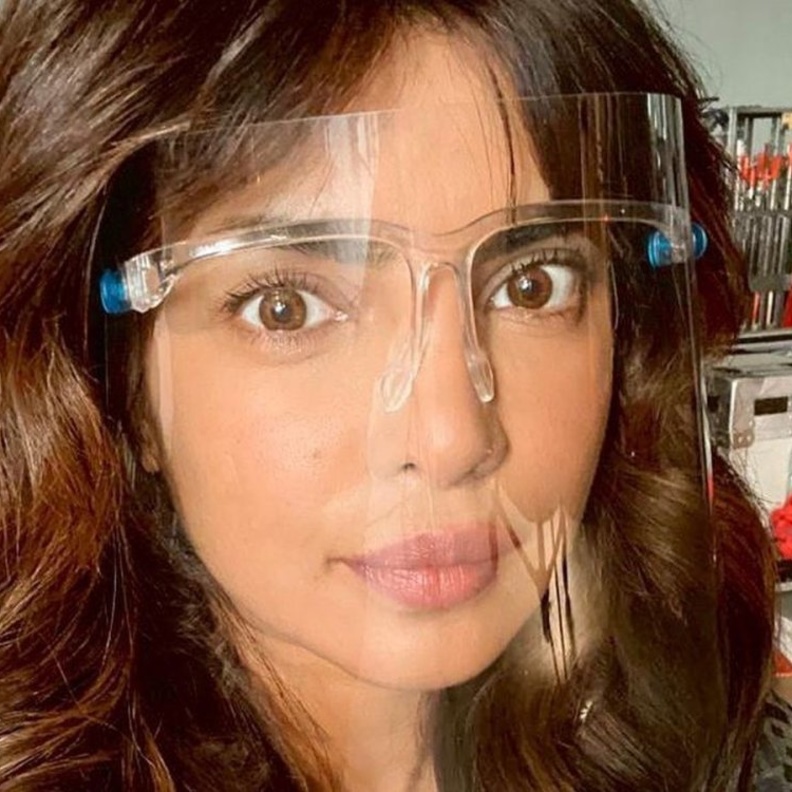 بريانكا تشوبرا عالقة في لندن بسبب كورونا