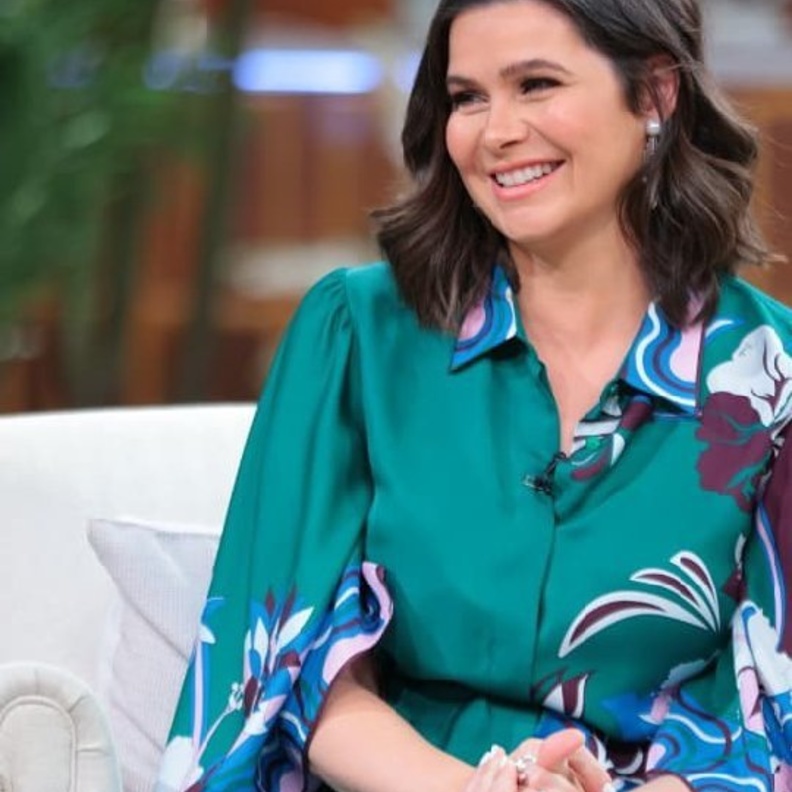 يسرا اللوزي