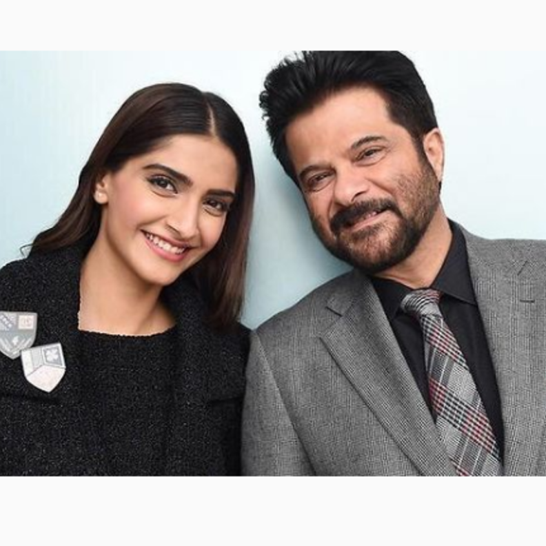 سونام كابور توجه رسالة مؤثرة لوالدها بمناسبة عيد ميلاده