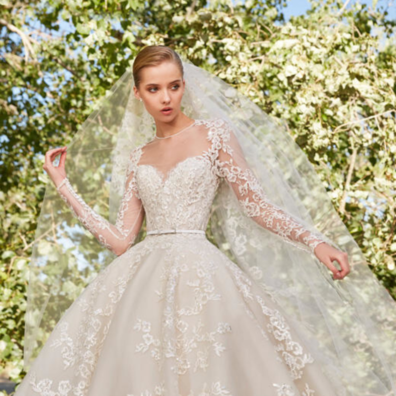 فساتين زفاف مع حزام من ايلي صعب