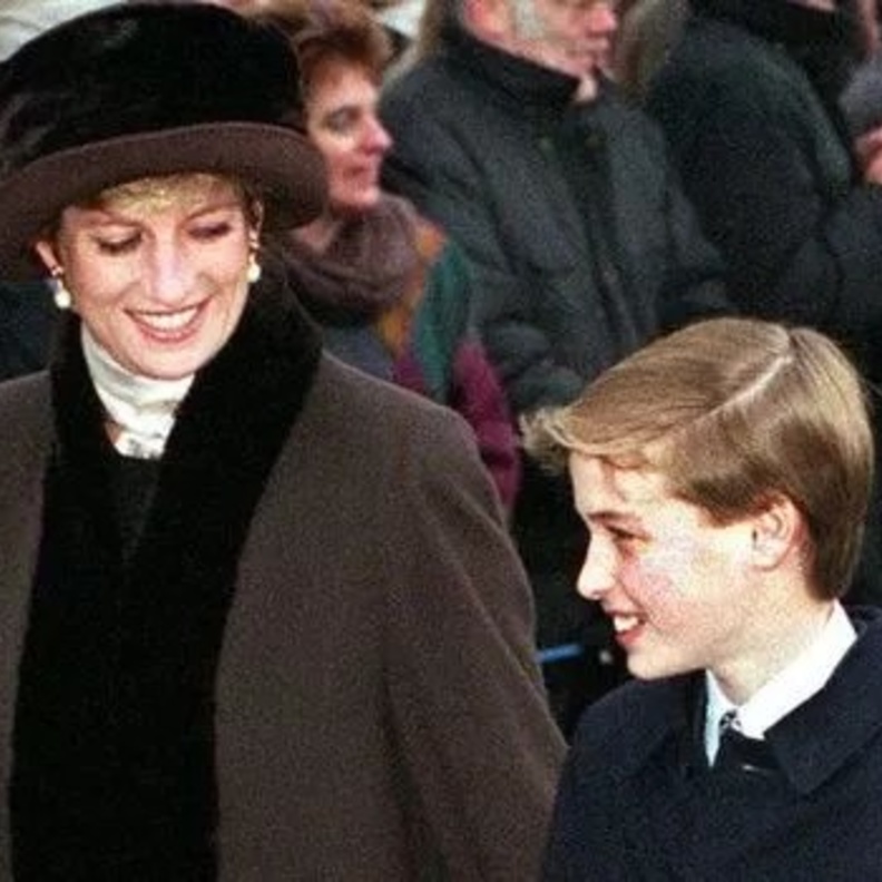  الأمير وليام ووالدته الراحلة