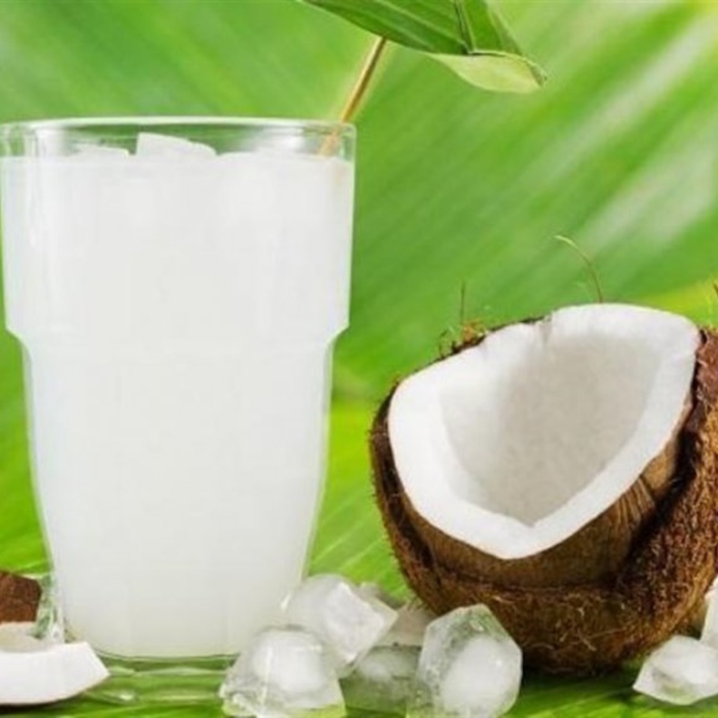  الجأي الى مشروب جوز الهند