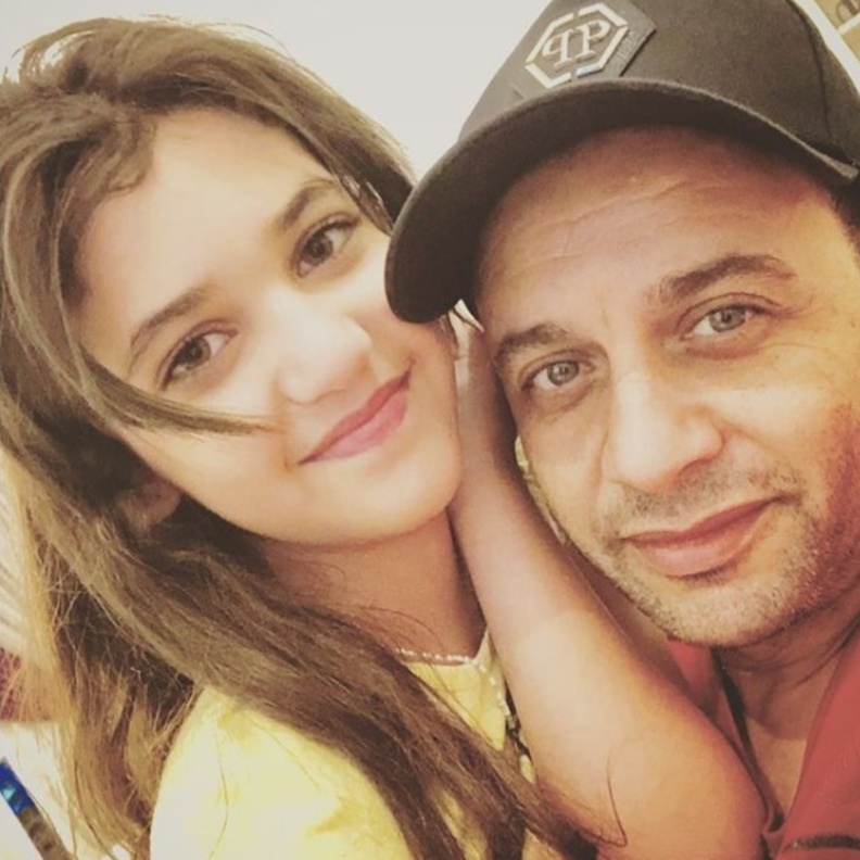 مصطفى قمر وابنته جودي