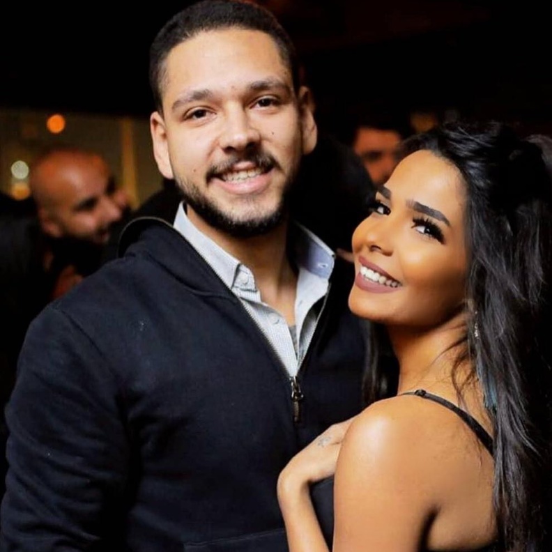 محمود شاهين وخطيبته سابقة