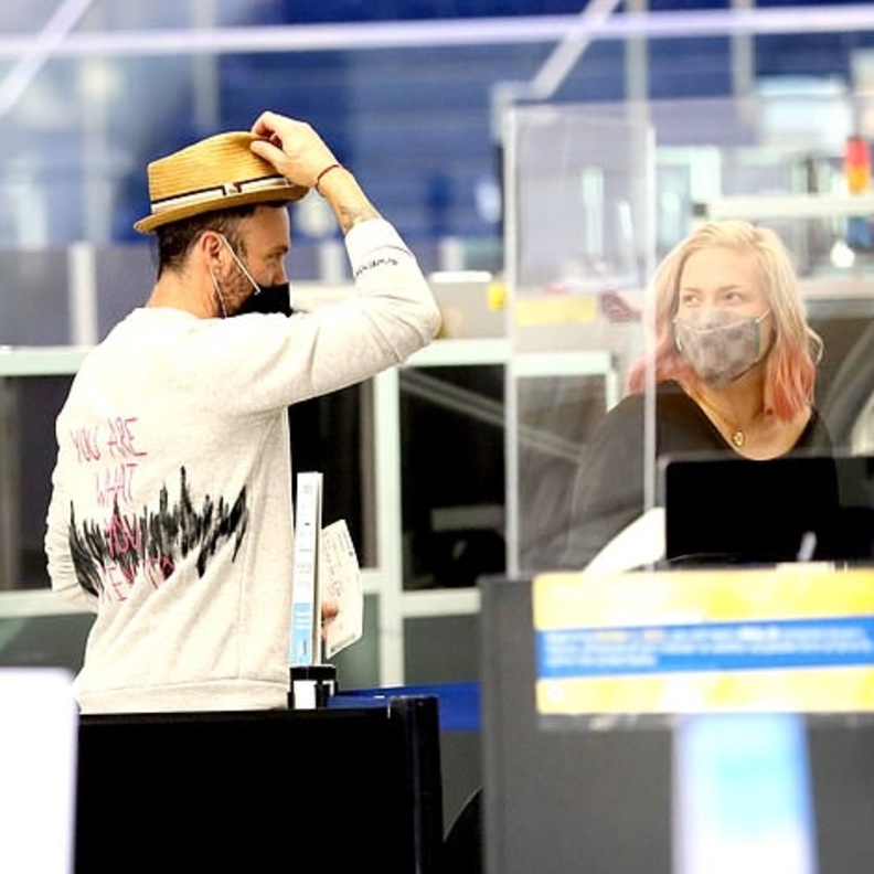 براين مع و شارنا بروغيس