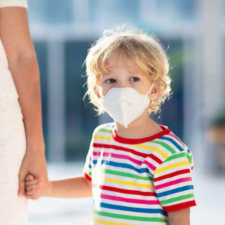 هل سلالة كورونا الجديدة معدية للأطفال