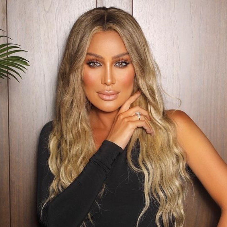 مايا دياب ب نيو لوك الشعر الكاري في ختام 2020