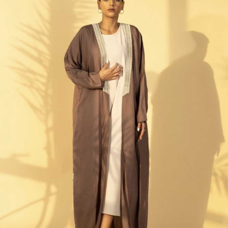 عباية بشت من Nines Abaya