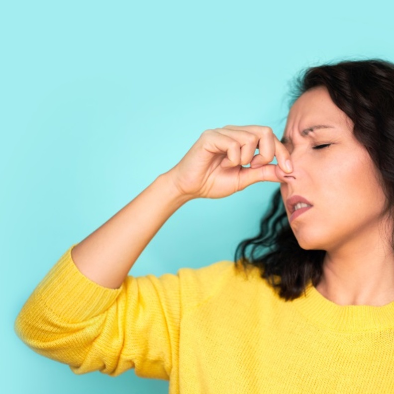  ناجون من كورونا يزعمون انهم يشمون روائح كريهة