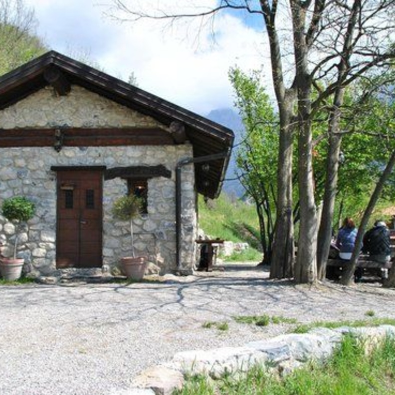  أفضل المطاعم على بحيرة كومو مطعم أجريتوريزمو لا سيلفاجيا Agriturismo La Selvaggia 