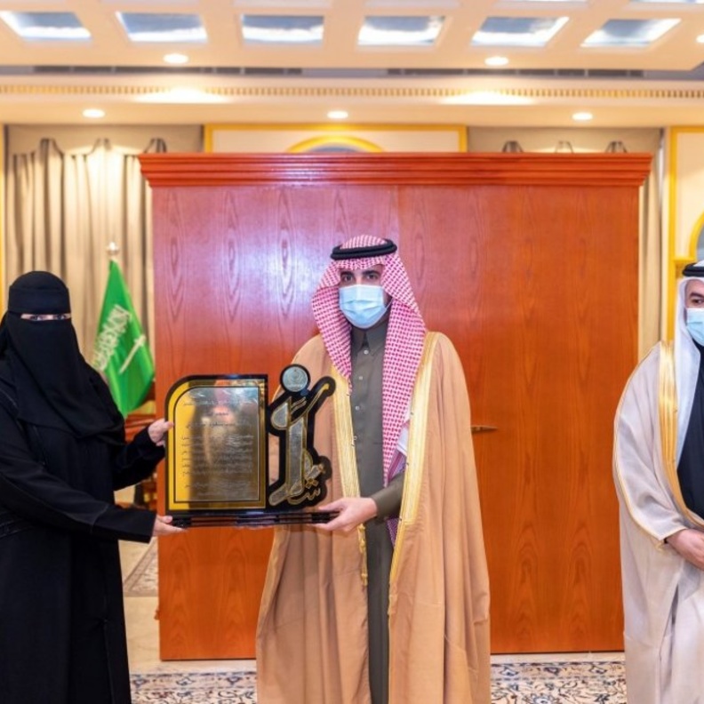  تكريم الممرضة دلال الشمري لحصولها على جائزة الممرضة المتميزة 