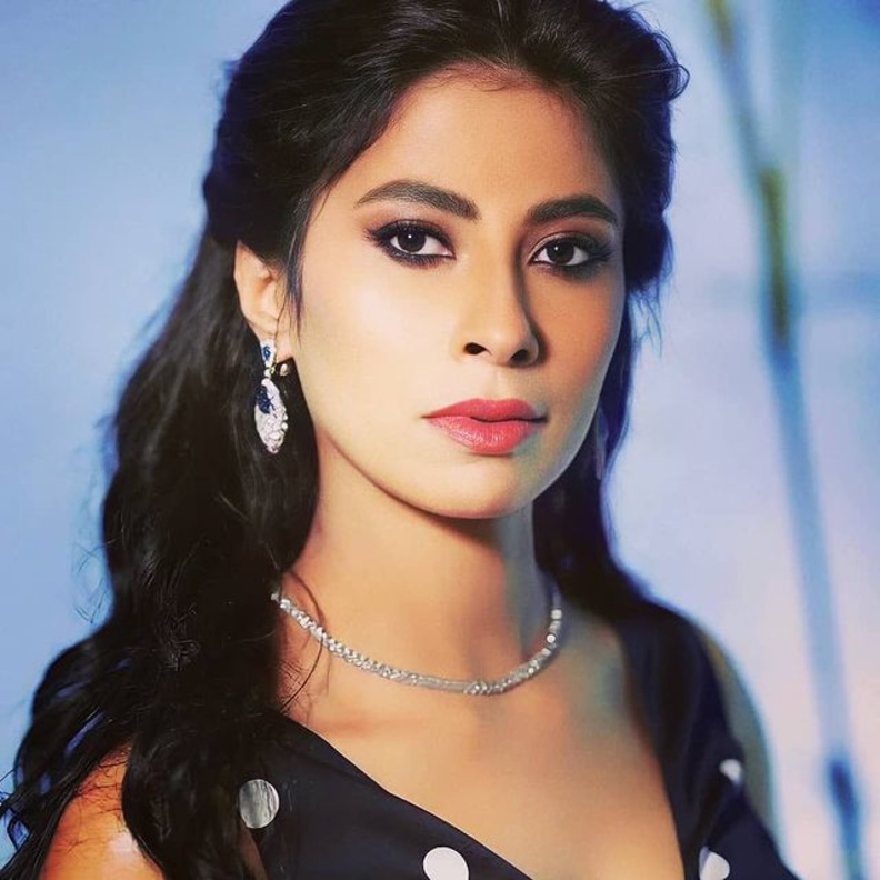 اطلالات النجمات في راس السنة 2021