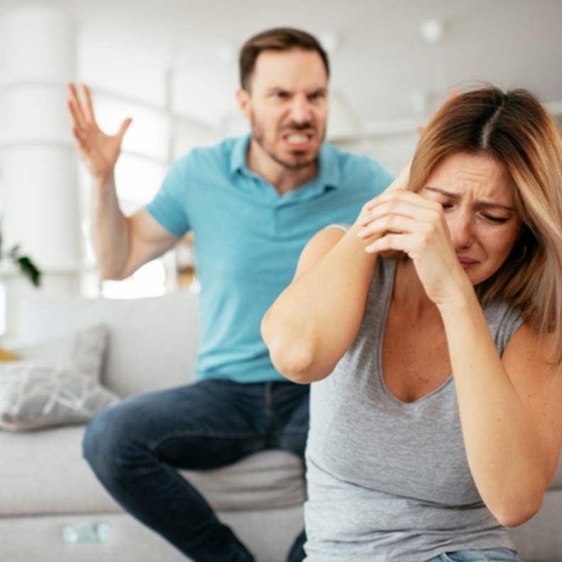 أسس التعامل الصحيح مع الزوج العدواني