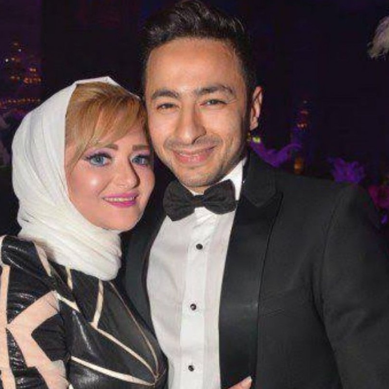 حمادة هلال وزوجته