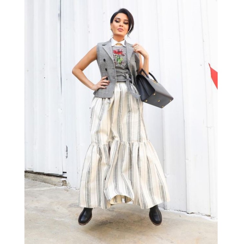  خطفت إطلالة سيرين عبد النور الأنظار والتي حملت توقيع دار Dior