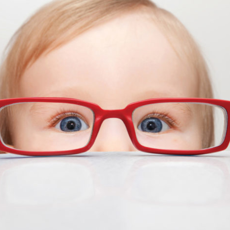 أسباب الغمش عند الأطفال وكيفية تشخيصه وعلاجه