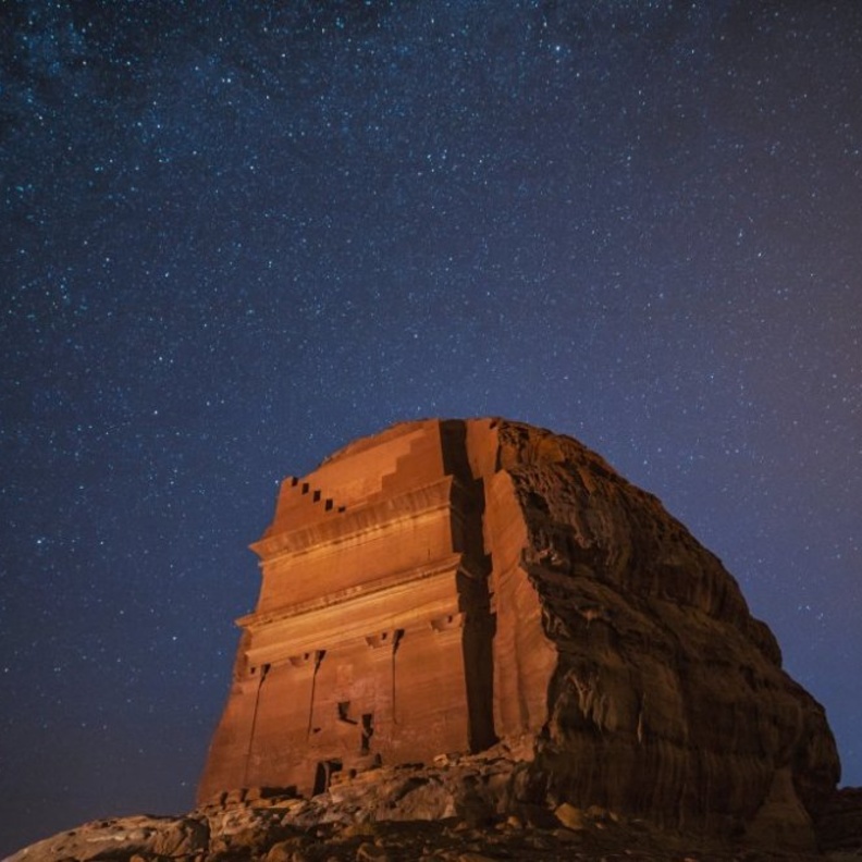 سماء العلا الساحرة