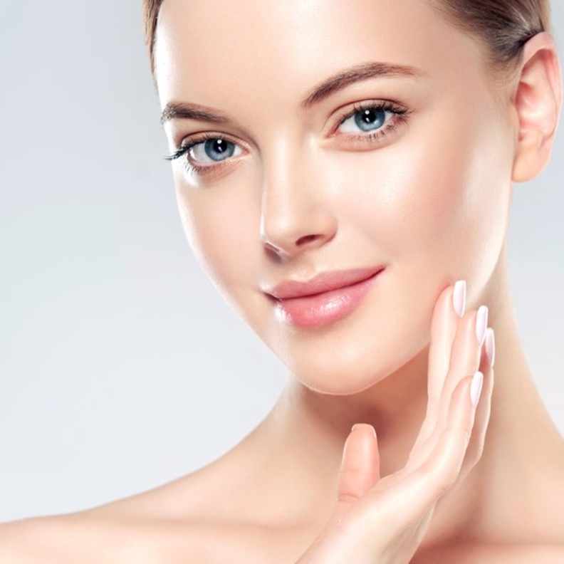  نصائح جمالية لبشرة مشرقة دون المكياج في شتاء 2021.