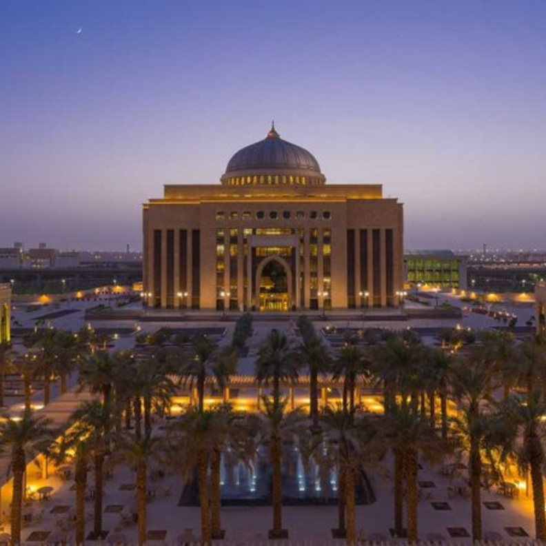 مقهى الحوار الوطني ضمن حزمة من ورش العمل والبرامج المتنوعة في جامعة الأميرة نورة 